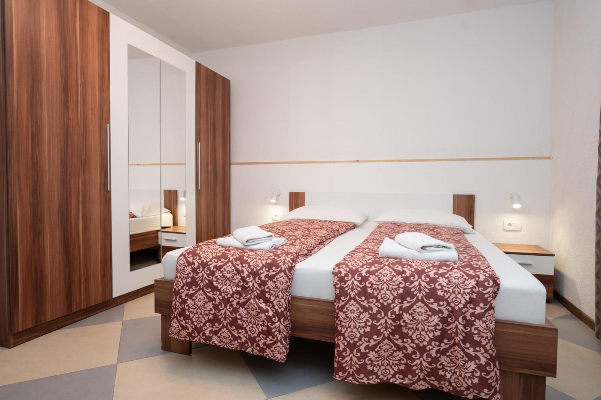 Holiday Home Luka Pridraga Luaran gambar