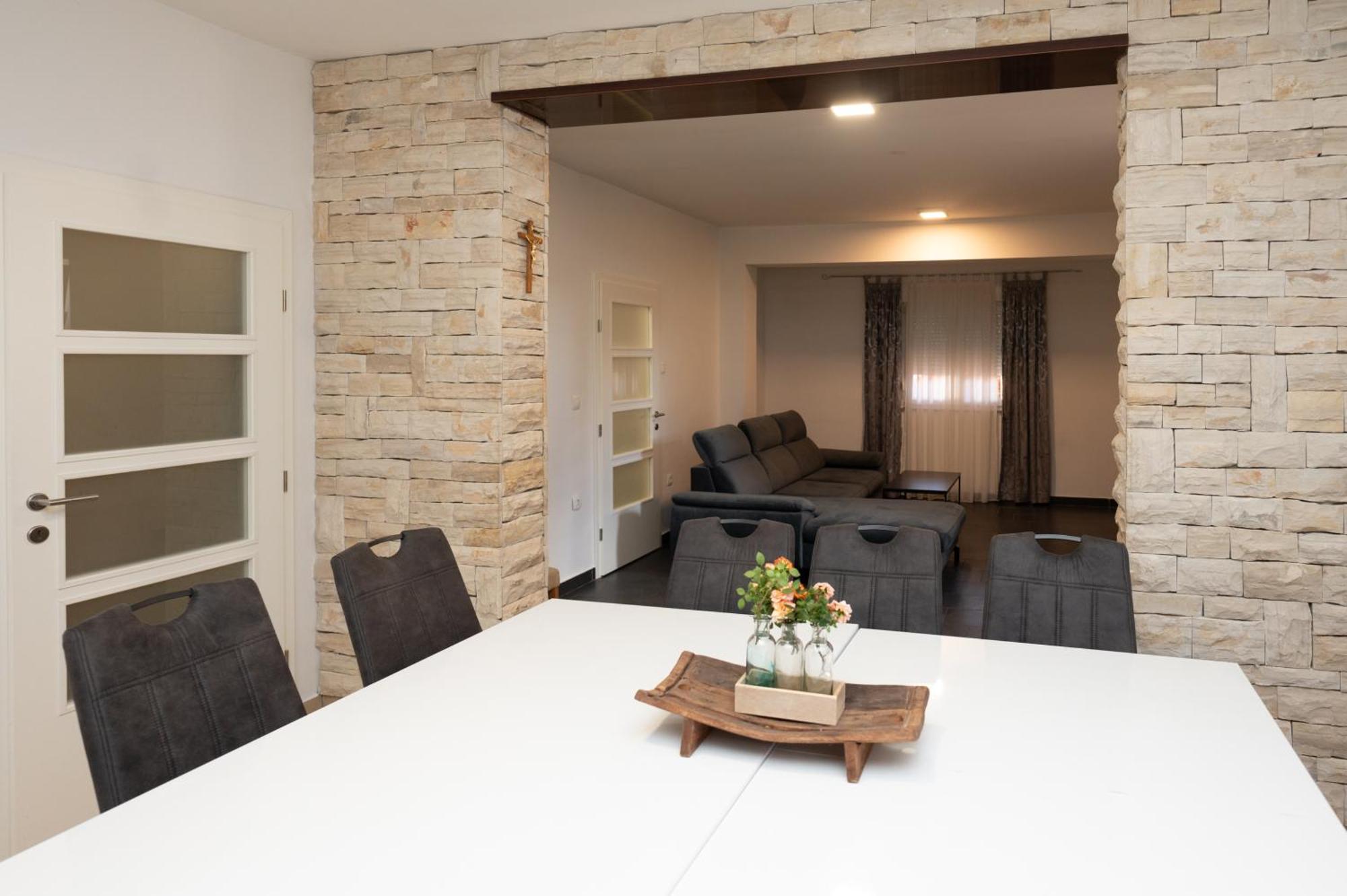 Holiday Home Luka Pridraga Luaran gambar