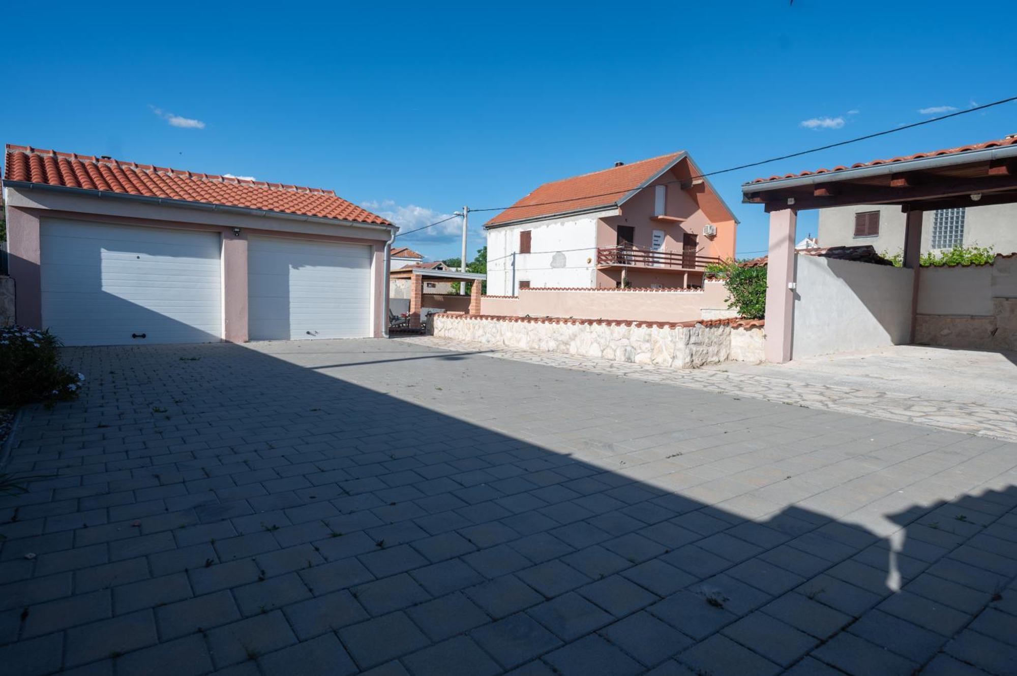 Holiday Home Luka Pridraga Luaran gambar