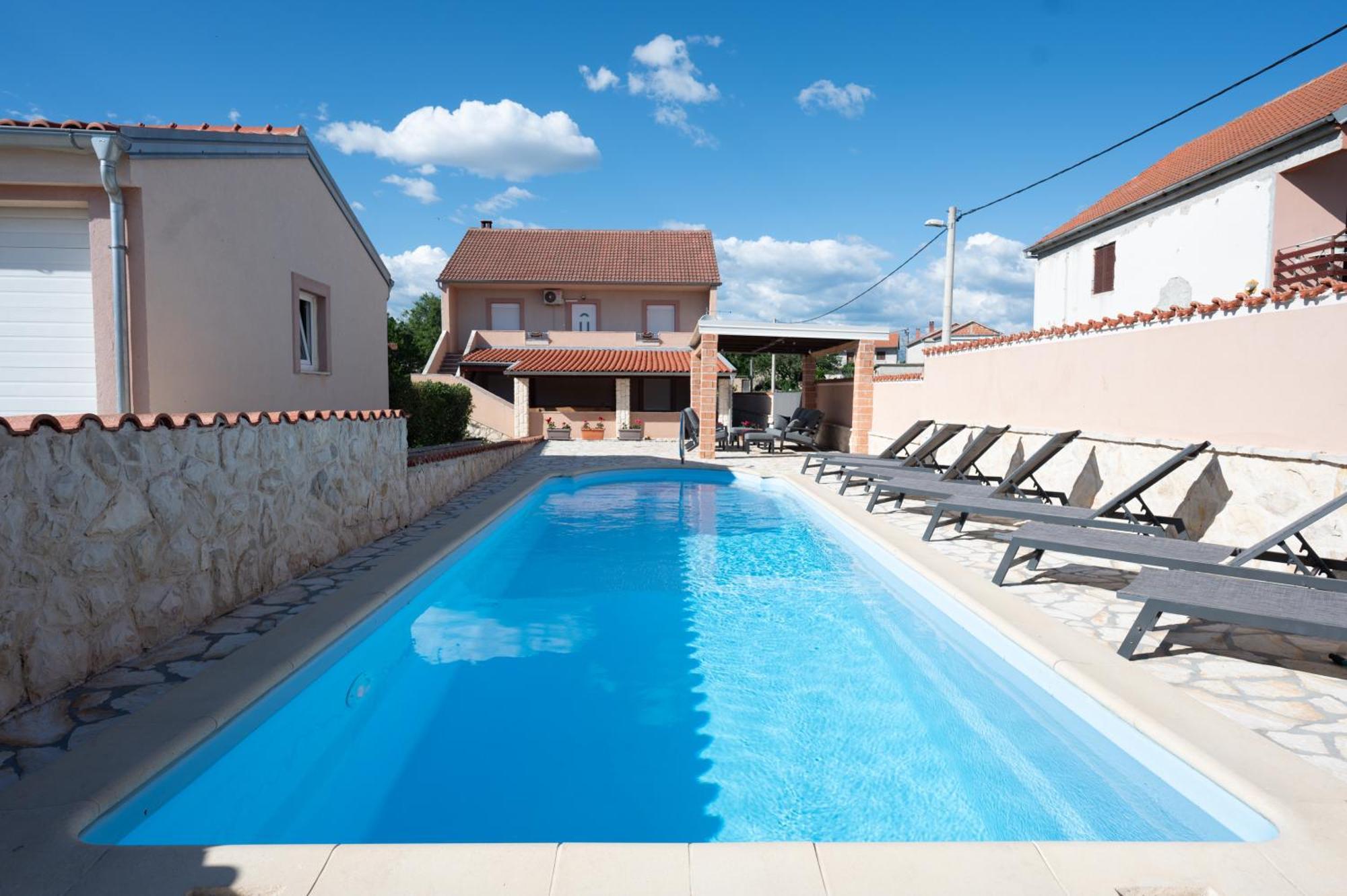 Holiday Home Luka Pridraga Luaran gambar