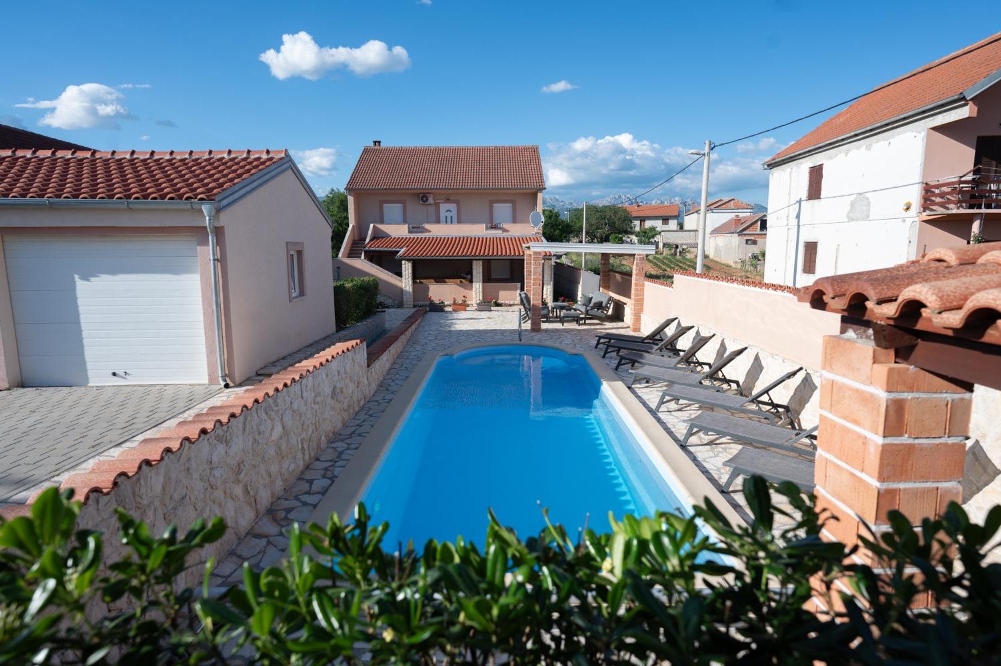 Holiday Home Luka Pridraga Luaran gambar