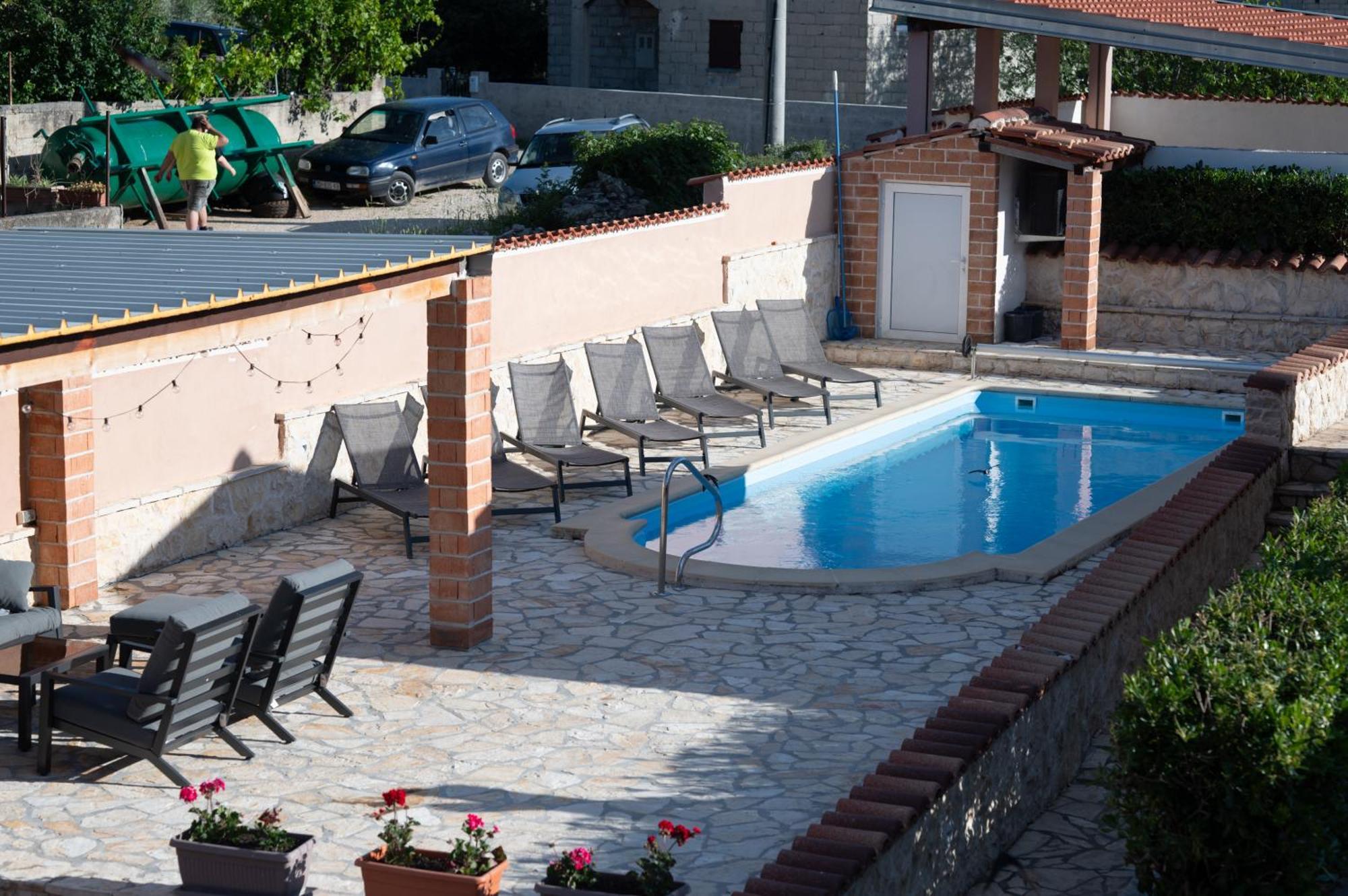 Holiday Home Luka Pridraga Luaran gambar